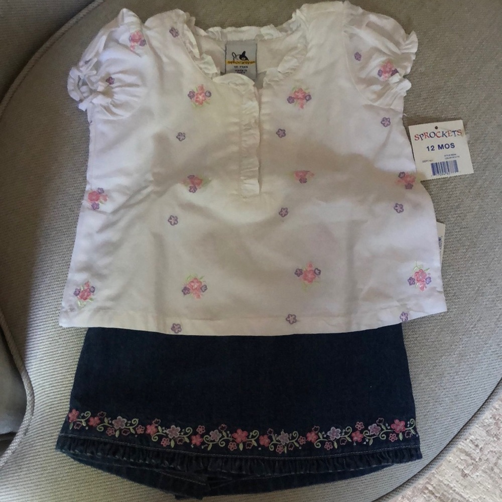 Adorable Sprockets White and Blue Floral Kids Top w/Skort Set 12mo VTG